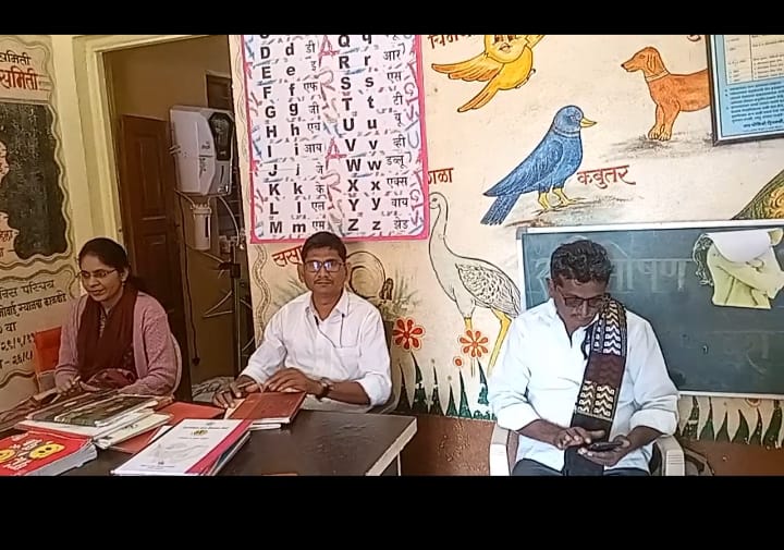 महिला व बालविकास अधिकारी परांडे साहेब यांची कारखेड येथे अंगणवाडीला भेट