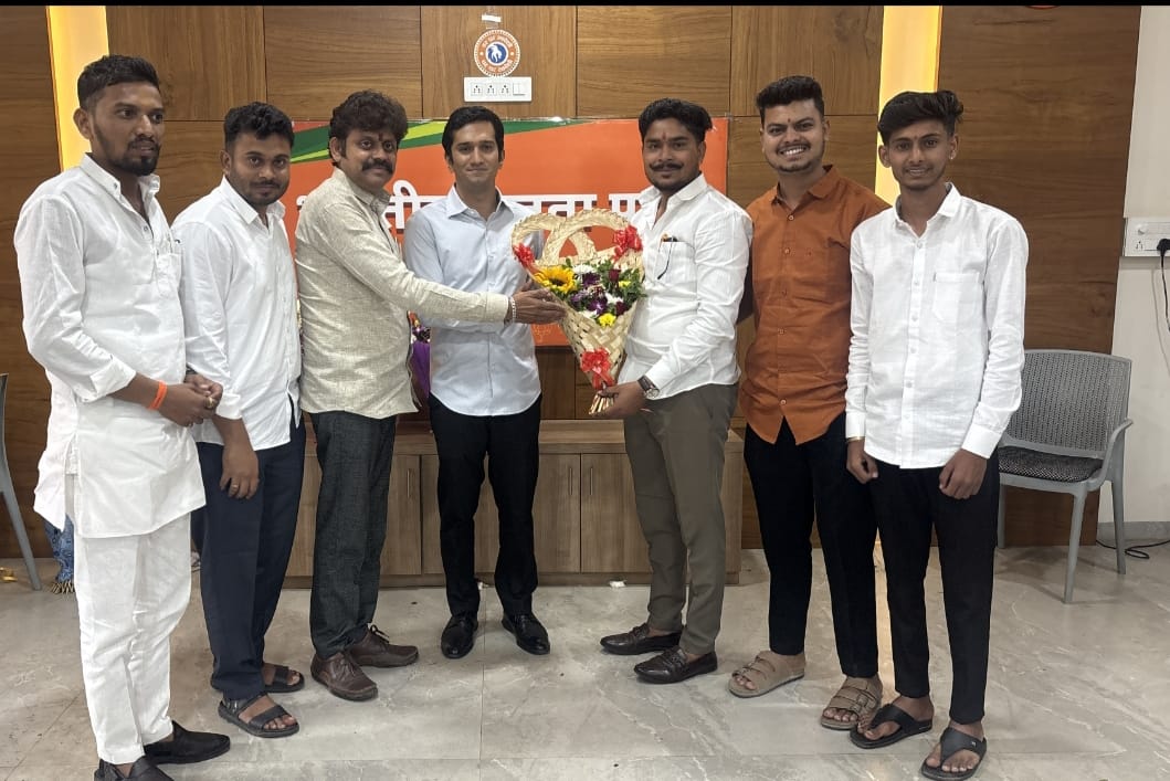 भाजप युवा मोर्च्या प्रदेश अध्यक्ष कृष्णाराज महाडिक यांची भेट म्हणजे प्रेरणेचा अखंड स्रोत.भाजपा युवा मोर्चा जिल्हाध्यक्ष रोहित भाऊ वर्मा