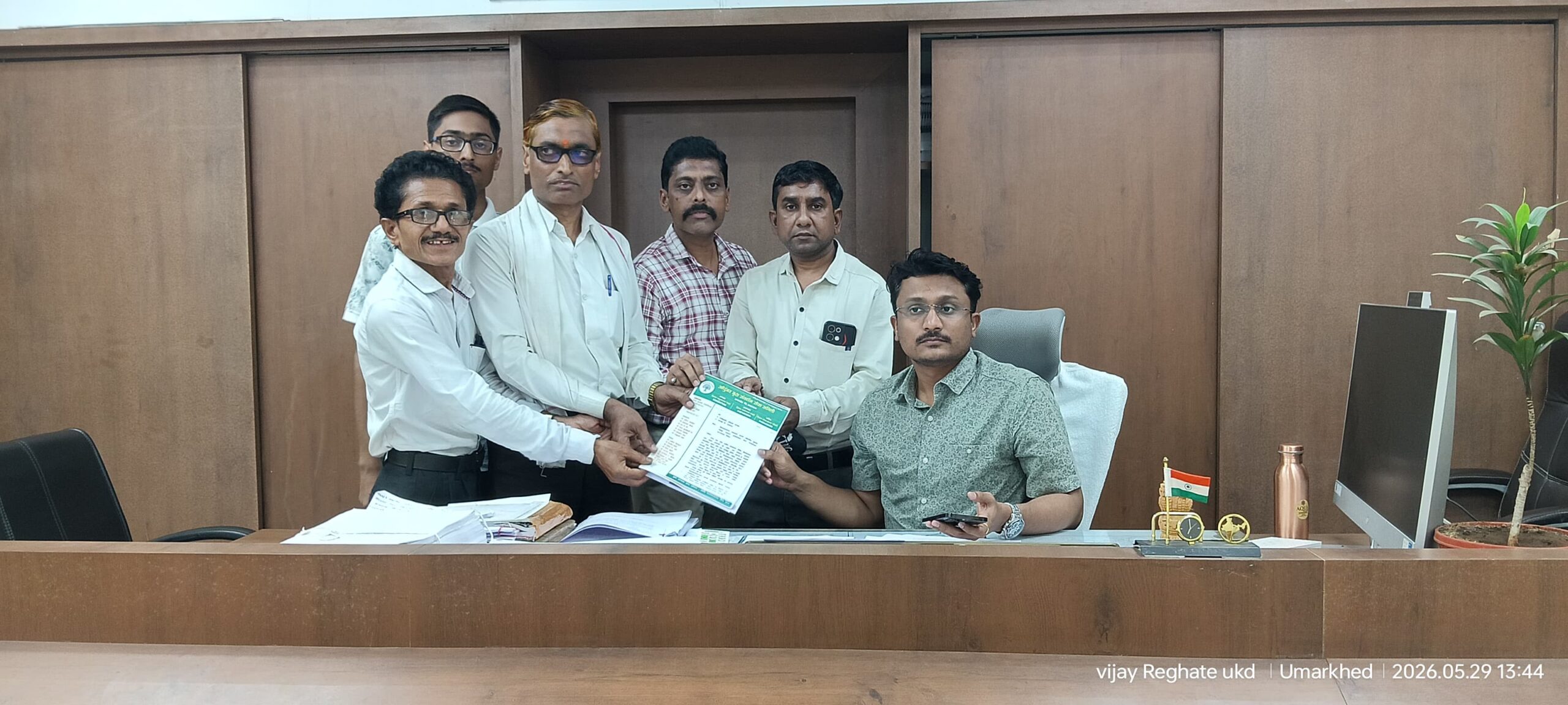 उमरखेड येथे विकासकामांच्या नावाखाली होणाऱ्या वृक्षतोडीविरोधात औदुंबर वृक्ष संवर्धन समितीचे निवेदन