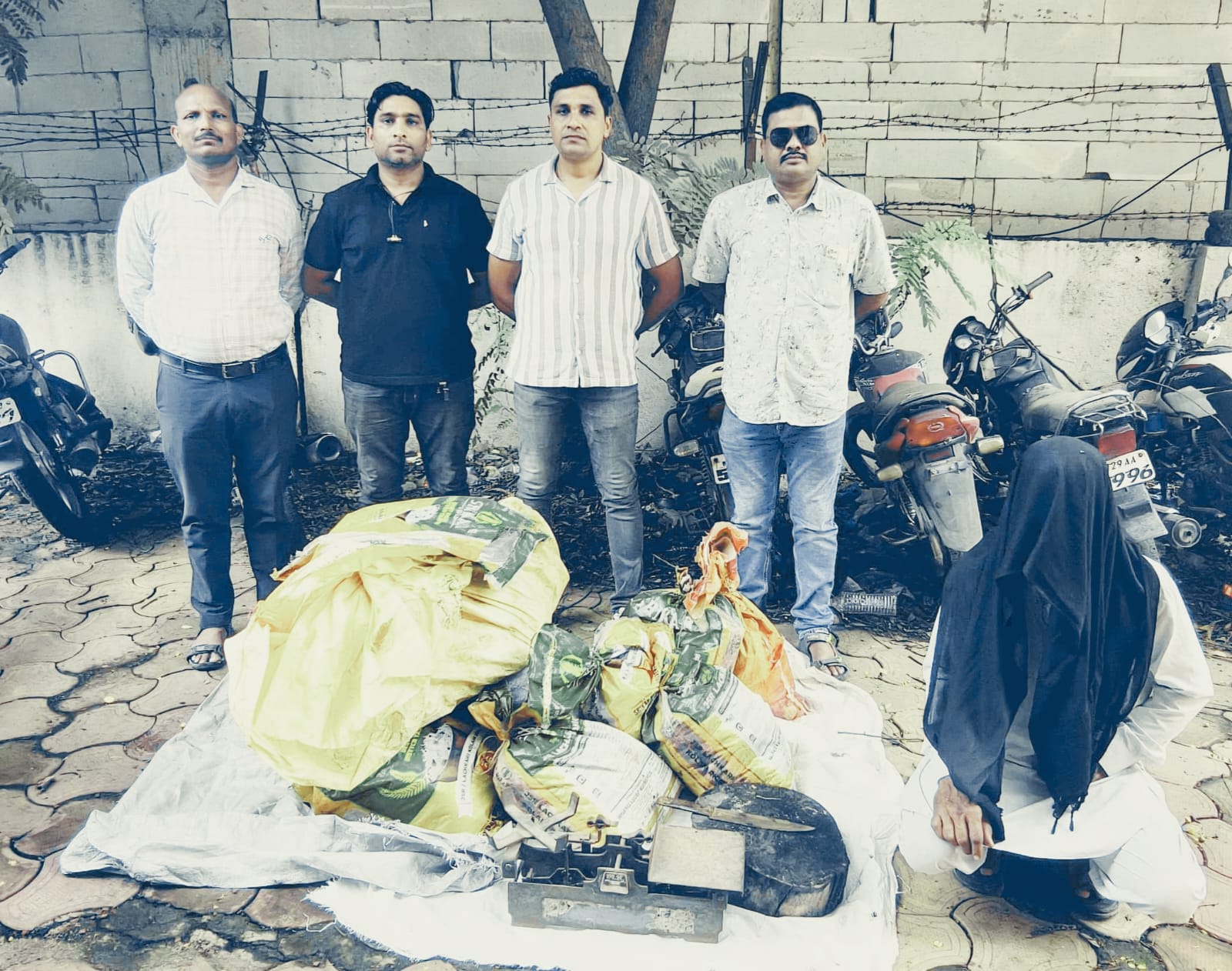 पोलीस स्टेशन उमरखेड हददीत ताजपुरा येथे शासनाने प्रतिबंधीत केलेले एकूण 244 किलो 93 ग्रॅम गोवंश मास व इतर साहीत्य असा एकूण 75,079/- रु.चा मुददेमाल जप्त स्थानिक गुन्हे शाखा यवतमाळ यांची कारवाई